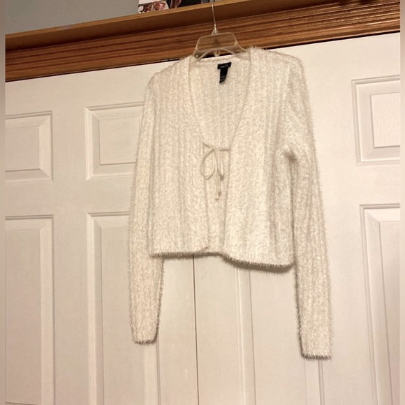 White fuzzy sweater - Picture 2 of 6